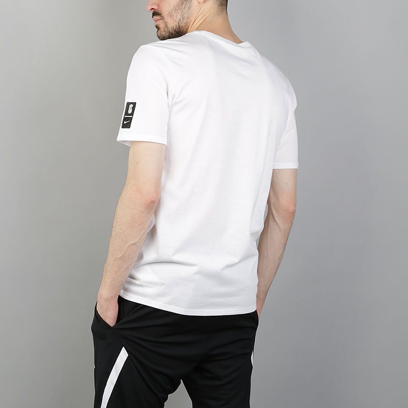 мужская белая футболка Nike Dri-FIT Kyrie CNY Basketball T-Shirt AJ1950-100 - цена, описание, фото 4
